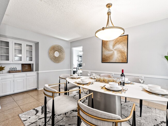 Photo - 1113 Roaring Springs Dr