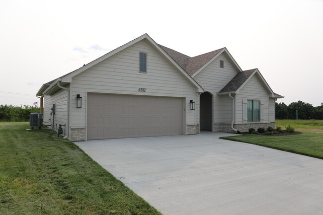 Photo - 4512 Estacada Dr