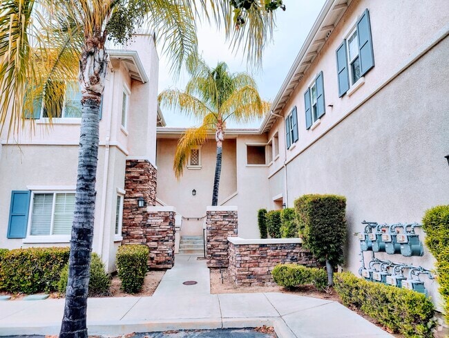 Building Photo - 26456 Arboretum Way Unit Luxury Condo in Verona