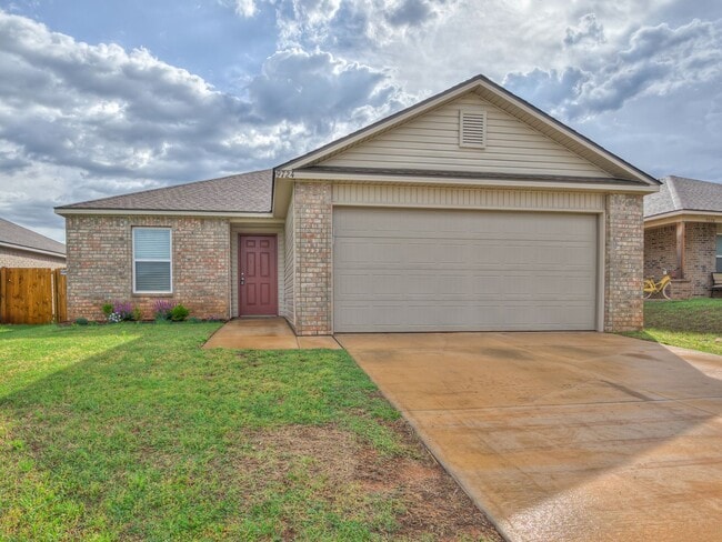 Photo - Home Close to Surrey Hills + 3 bedrooms