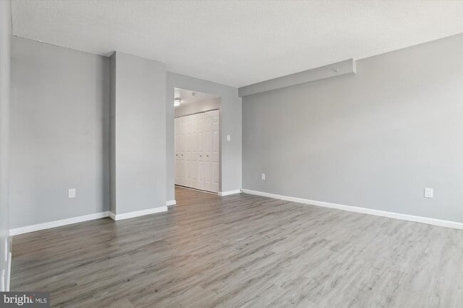 Photo - 28 Allegheny Ave Unit 806