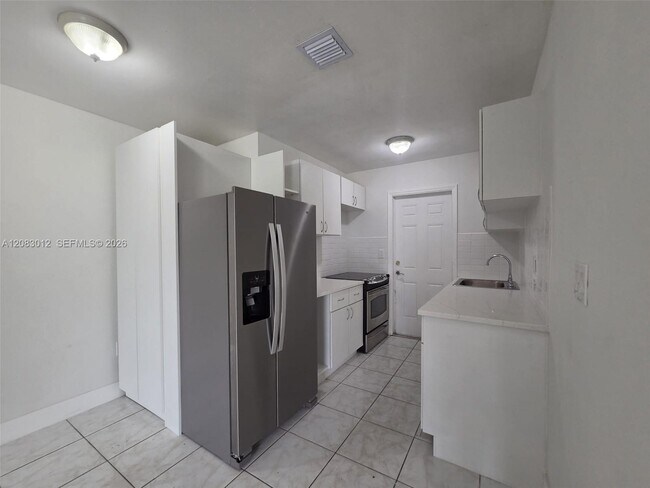 4730 NW 23rd Ave Unit B