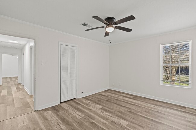 Building Photo - 1132 18th Ave N