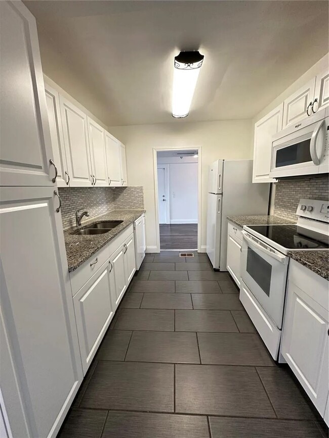 Photo - 1320 W Smith St