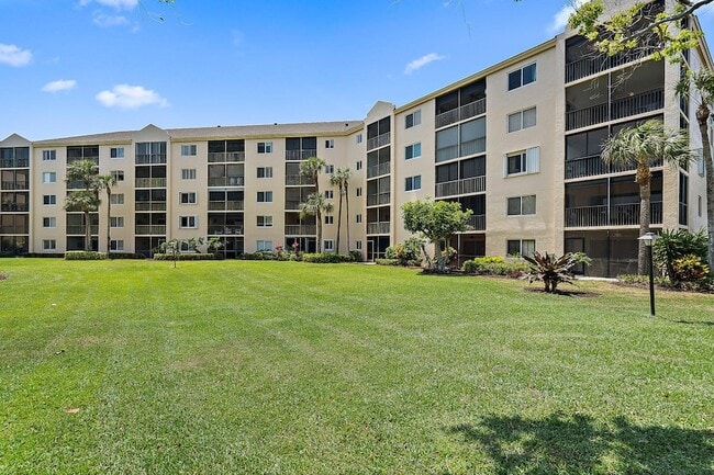 Photo - 275 Palm Ave Unit 203