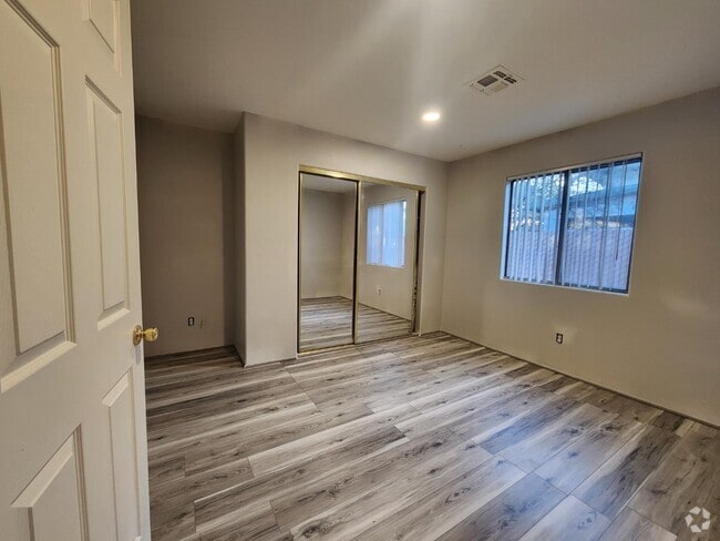 Building Photo - 3039 N Richey Blvd Rental