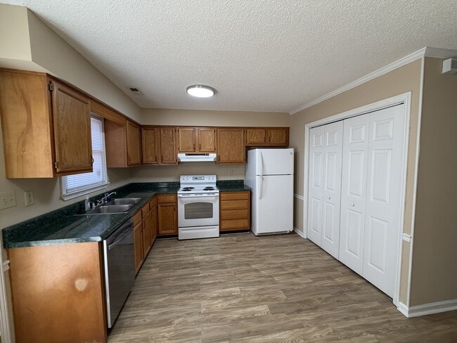 Photo - 2903 Cedar Creek Rd