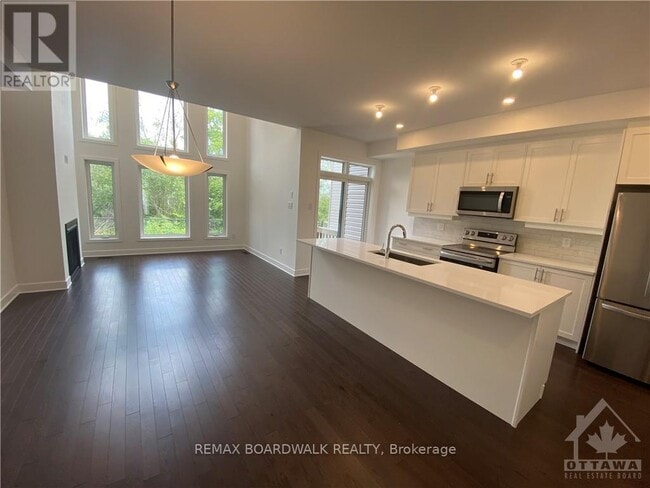 Photo - 228 Bristol Cres