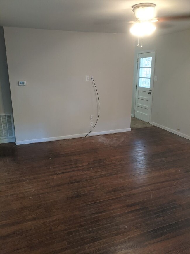 Photo - 529 Hillsborough St