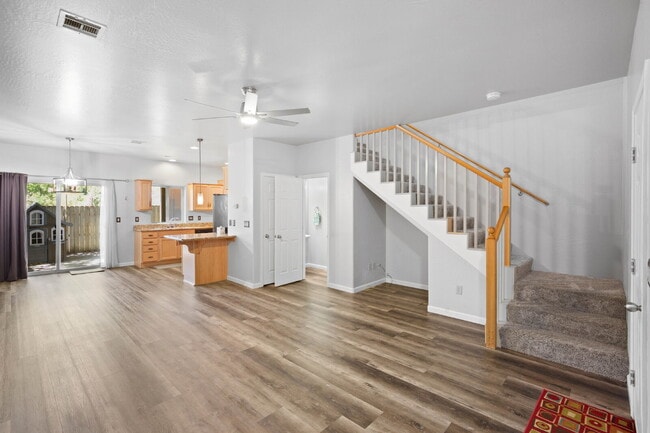 Photo - 190 Rivers Edge Dr