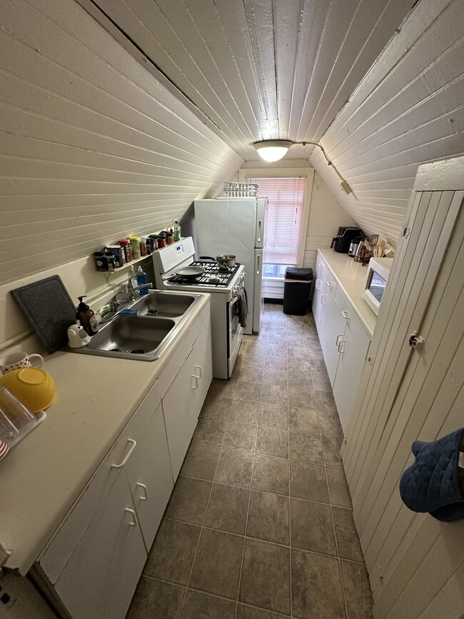 Photo - 116 Osmun Pl Unit 5