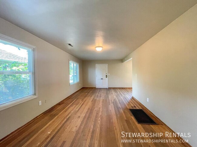 Photo - 2009 NW Tyler Ave