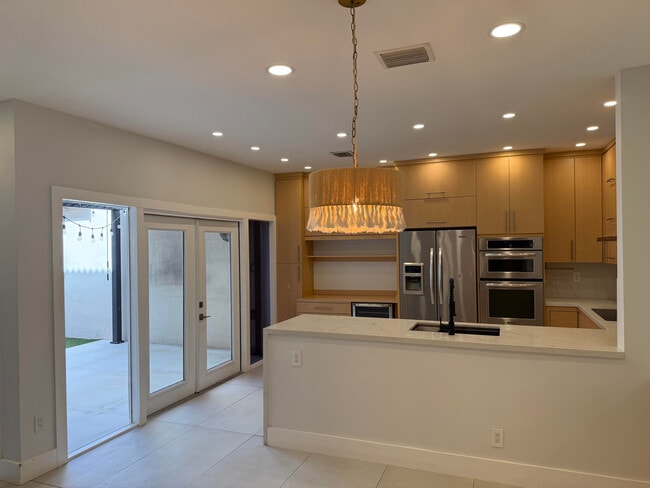 Photo - 1085 River Birch St