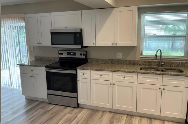 Photo - 2467 Zuyder Terrace