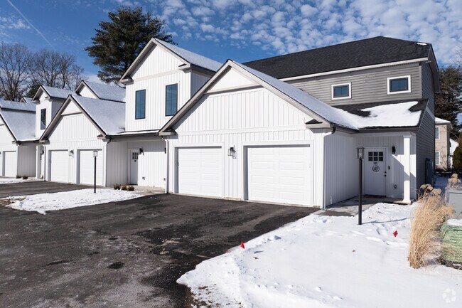 2370 Curry Rd