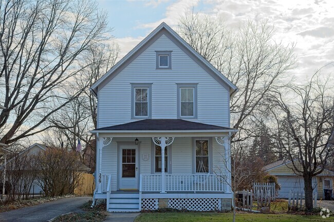 Building Photo - 229 W Ash St Rental