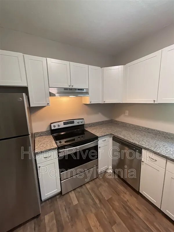 10 Oakwood Rd