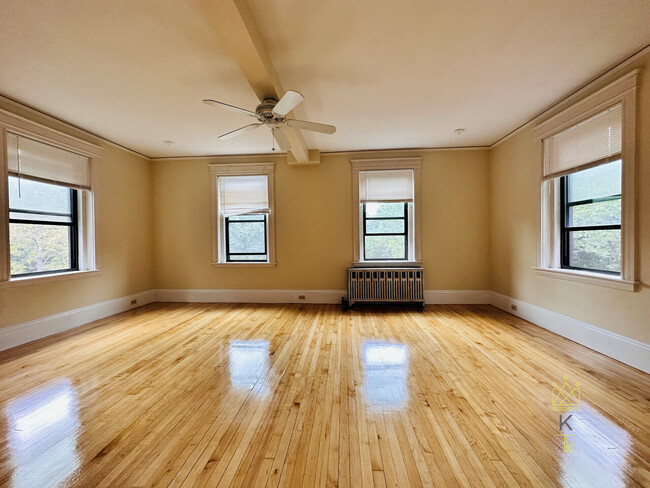 Photo - 1100 Beacon St Condominio Unidad #3B