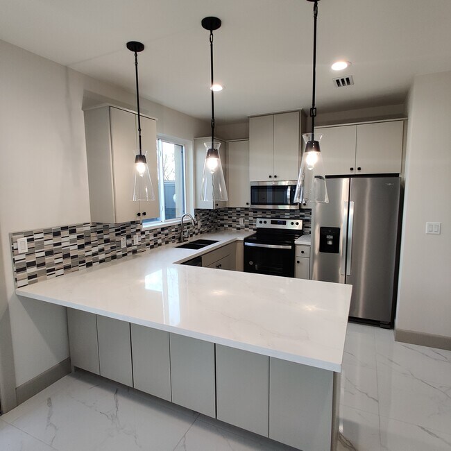 Photo - 216 Canary Ave