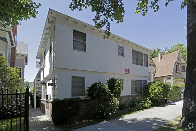 Building Photo - 2610 N St Rental