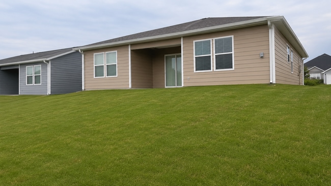 Photo - 305 McCleary Ln