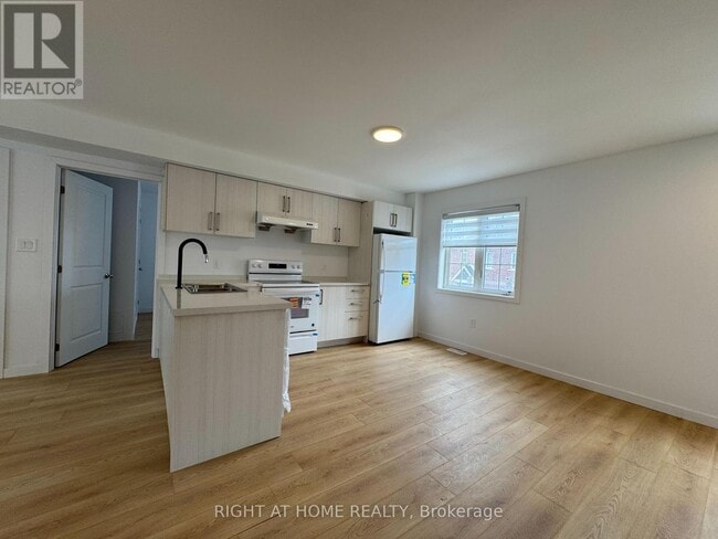 Photo - 113 HighRiver Trl