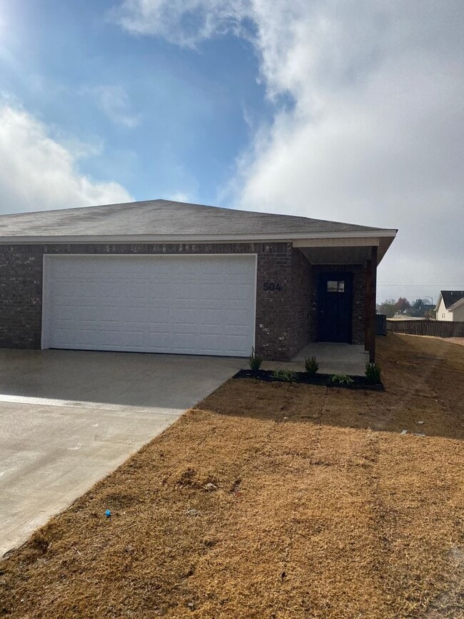 Photo - Pre-Leasing Now – Modern 3 Bedroom | 2 Bath Duplex in Lawlis Ranch