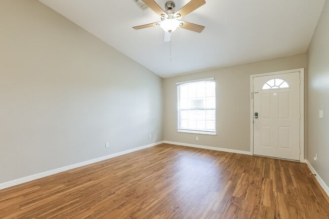 Photo - 2831 2nd Ave SE