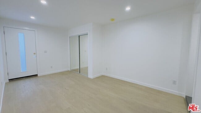 Building Photo - 1732 Crenshaw Blvd Rental