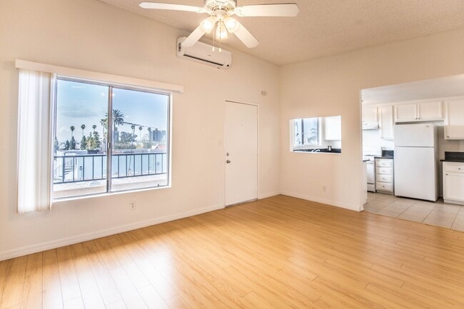 Photo - 1962 Beachwood Dr Unidad 303