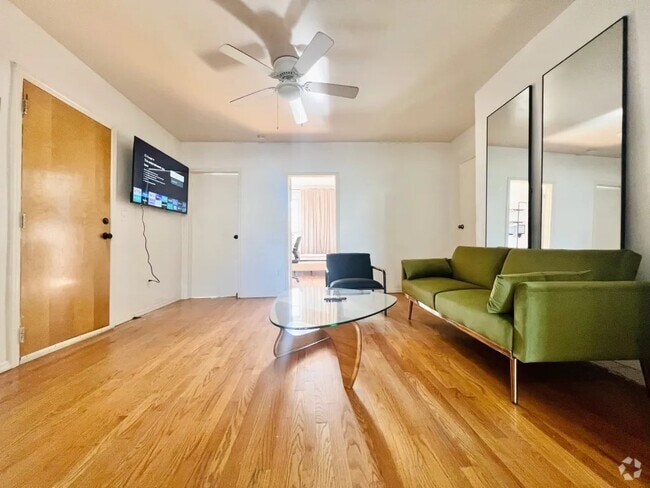 Building Photo - Furnished room/NOT APARTMENT Unit 3FL