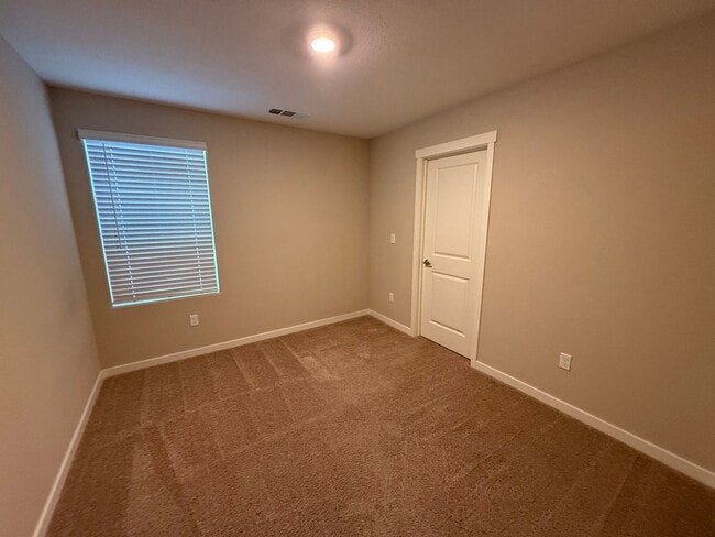 Photo - 3260 Boston Rd