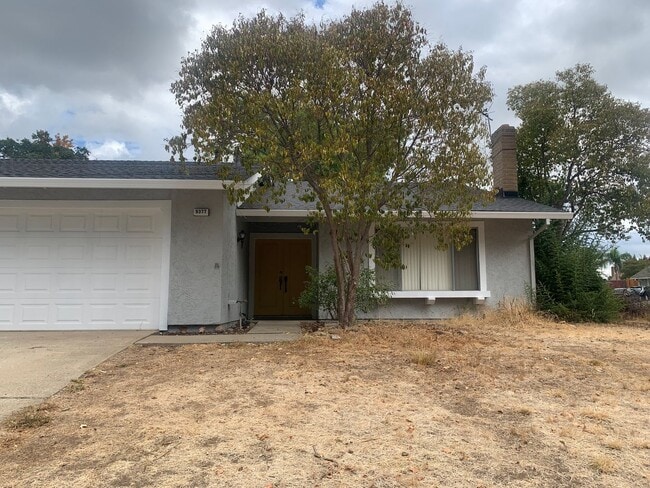 Large one story 4 bedroom home in Orangevale - Large one story 4 bedroom home in Orangevale