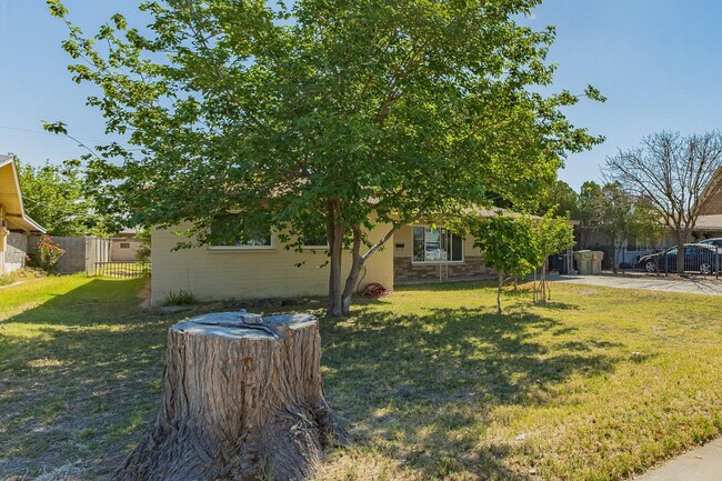 Photo - 7733 N 60th Ave