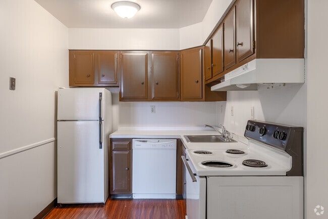 2BR, 1BA - 750SF - Kitchen
