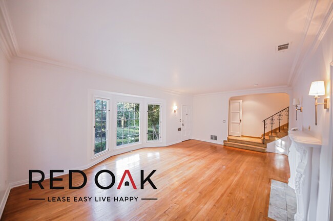 ~1 Month FREE~ Gorgeous Three Bedroom with... - ~1 Month FREE~ Gorgeous Three Bedroom with... Condo Unit 902