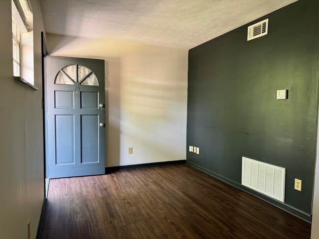 Building Photo - 1225 S 6th St Unit #14 Rental