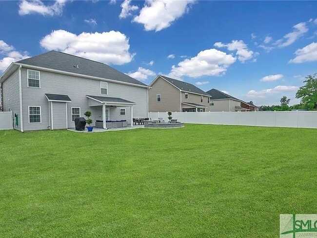 Building Photo - 4 bedroom beautiful home available August 10!!