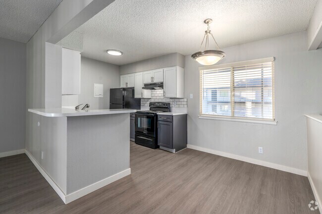 2BR, 1BA - 863SF