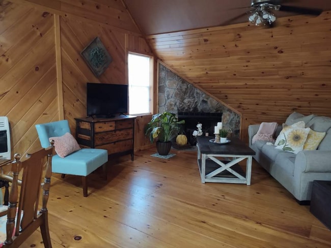 Photo - 135 Shady Oak Ln Unit 1A