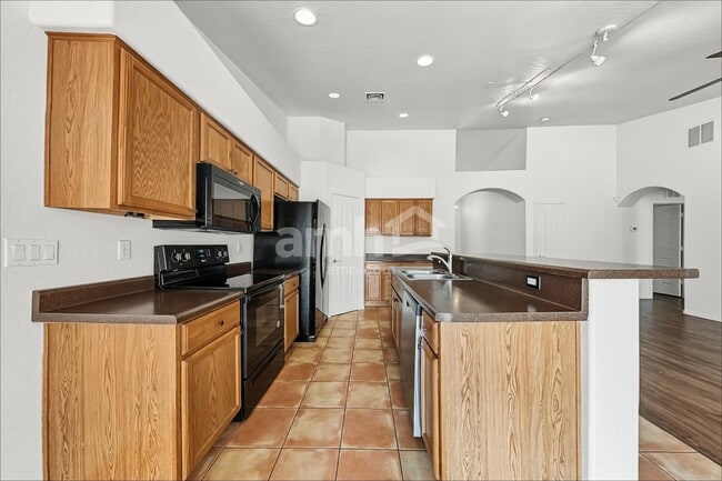 Photo - 717 W Beth Dr