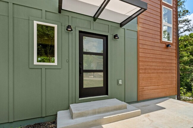 Photo - 2 Brightling Ln