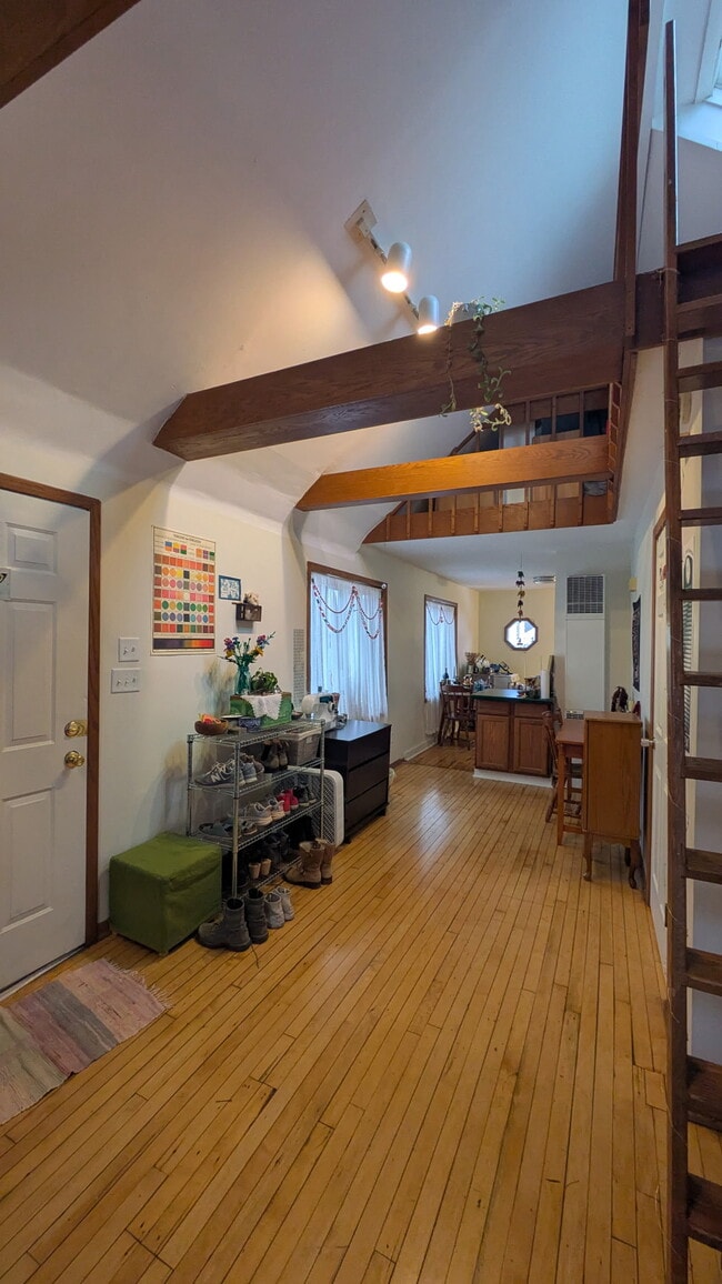 Photo - 2521 N Pierce St Unit upper