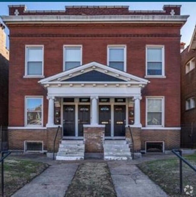 Building Photo - 1830 Russell Blvd Unit A Rental