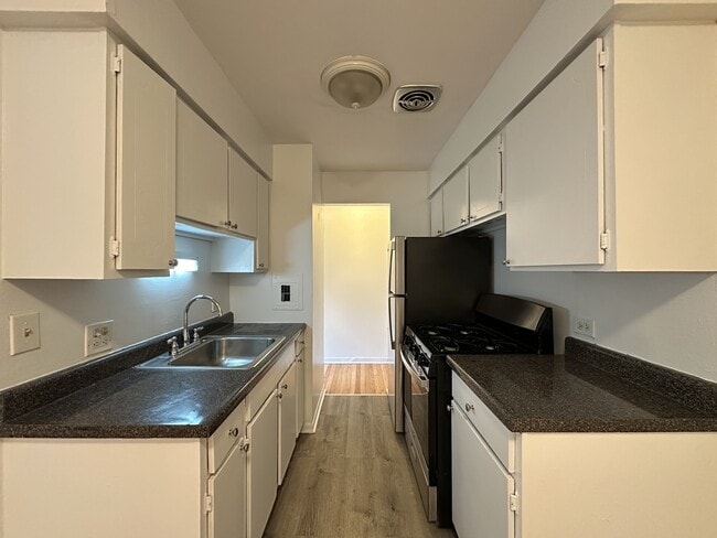 Photo - 432 W Oakdale Ave Unidad 3