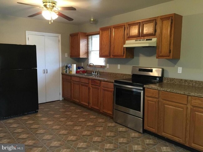 Building Photo - 47423 Lincoln Ave Rental