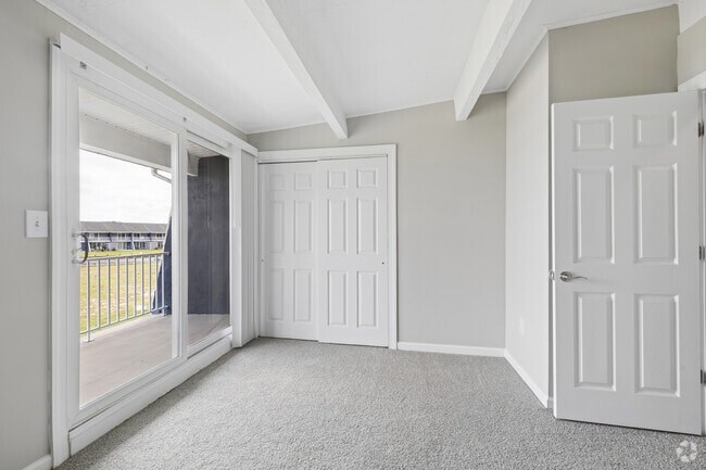 2BR, 1.5BA - 950SF - Primary Bedroom