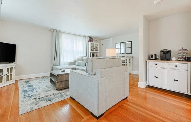 412 Broadway Unit 414