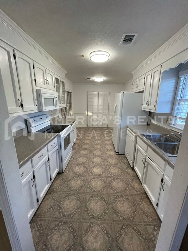 Photo - Great Home for Rent in Tuscaloosa, AL! AVAILABLE TO VIEW WITH 48HR NOTICE!!!