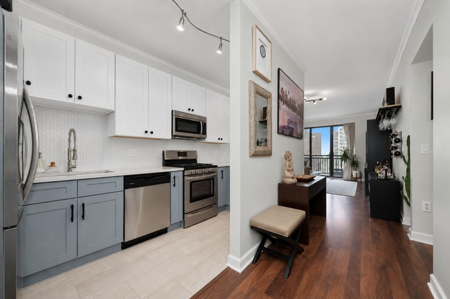 Photo - 5 E 14th Pl Unit 1102